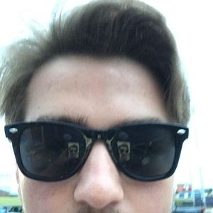 Meet your Posher, Carson